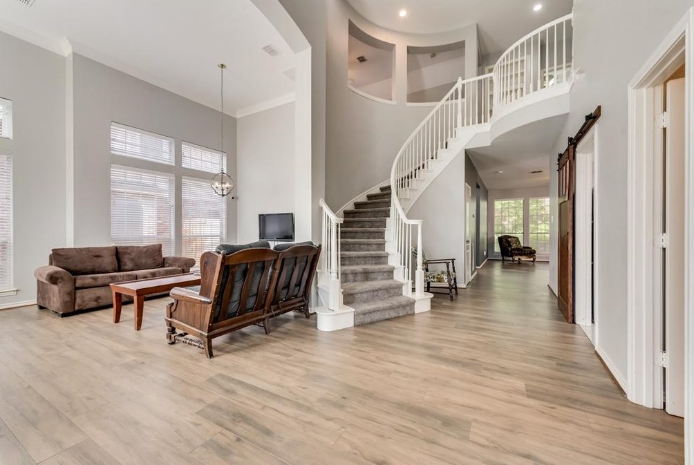 422 Rivercove Dr, Garland, TX 75044