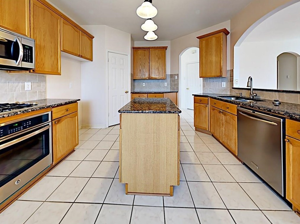 3704 Dresage Ln, Lewisville, TX 75022