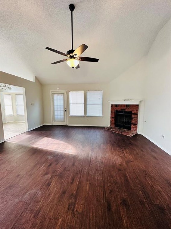 524 Kessler St, Grand Prairie TX  75052-3410 exterior
