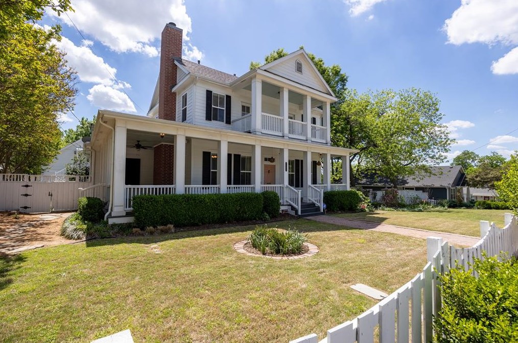 1207 Pine St, McKinney, TX 75069