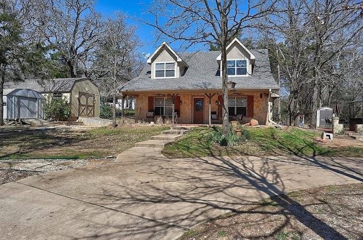233 Castle Dr, Pottsboro, TX 75076
