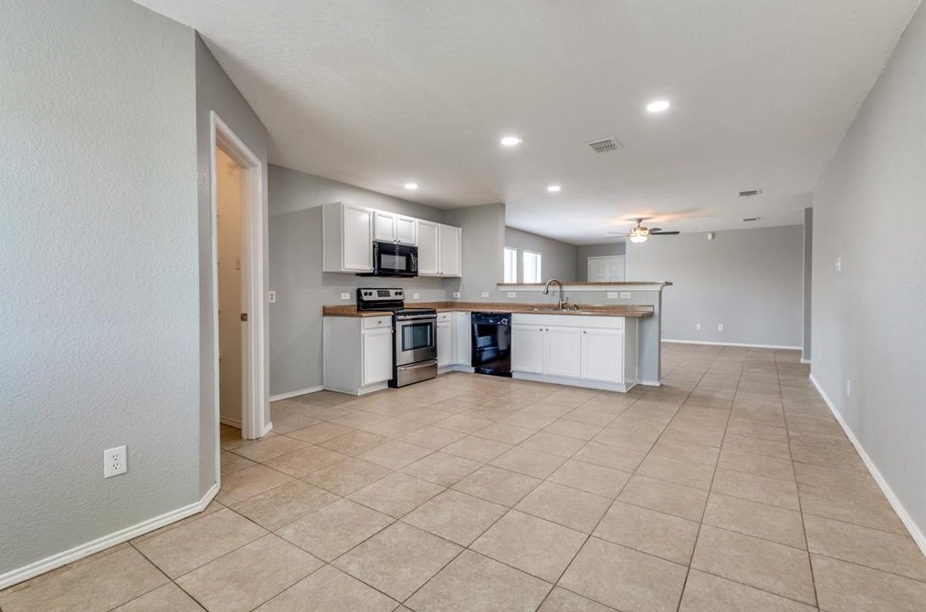 11937 Shine Ave, Rhome, TX 76078