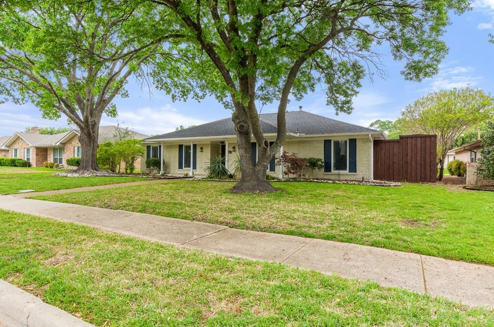 306 Woodcrest Dr, Richardson, TX 75080