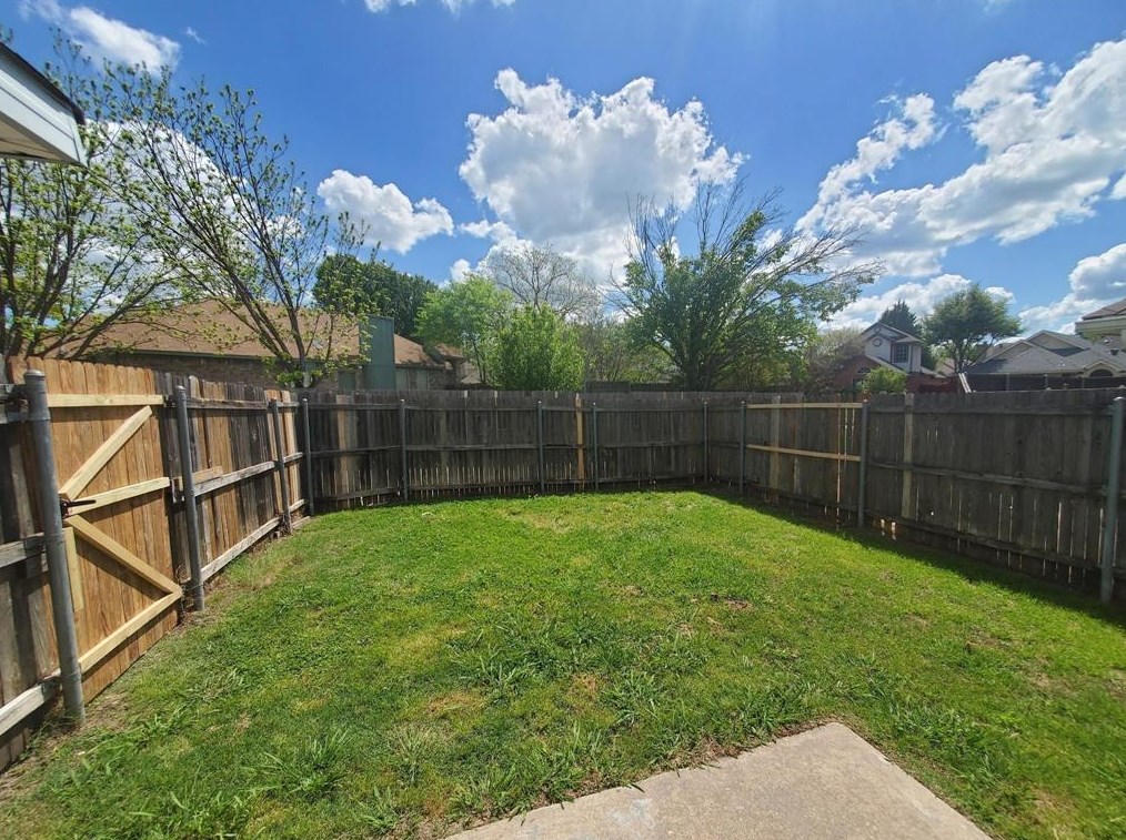 920 Mossberg Ln, Mesquite, TX 75181