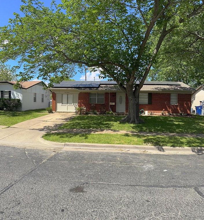 913 Rosewood Hills Dr, Garland, TX 75040