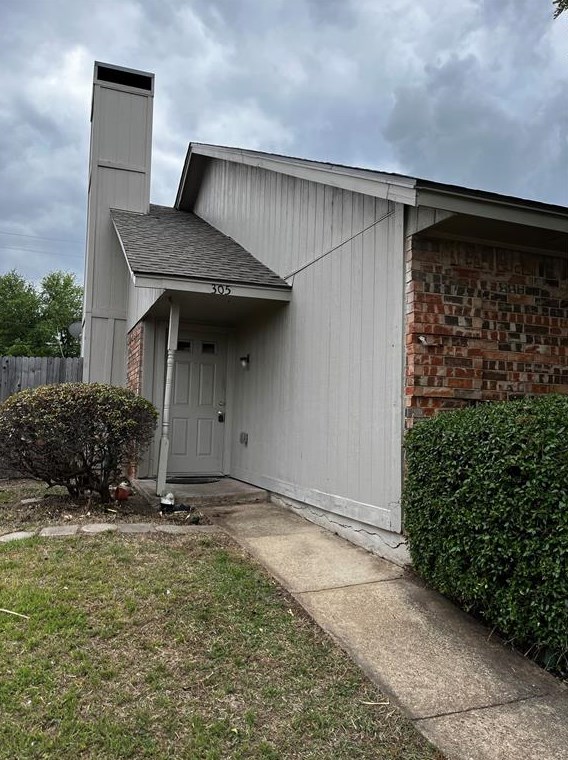305 Bryant Ln, Cedar Hill, TX 75104
