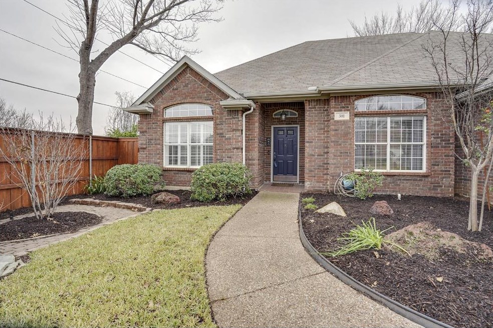 501 Coventry Dr, Grapevine, TX 76051