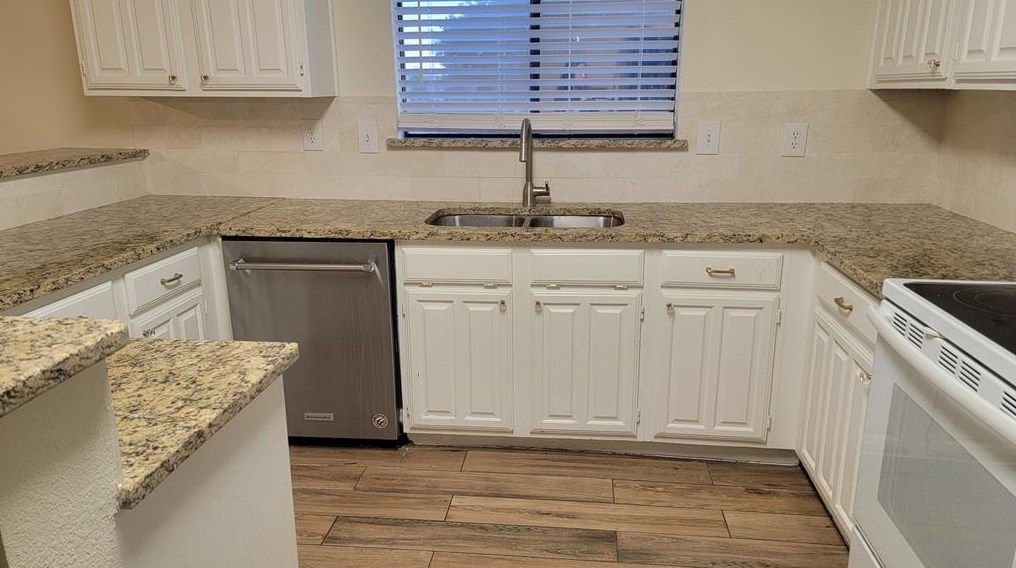 1806 Valley Glen Ct, Garland, TX 75040