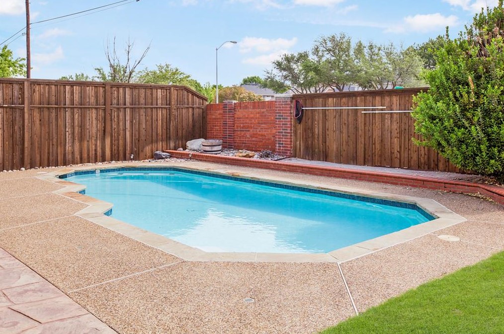 8204 Tavaros Dr, Plano, TX 75024-7228