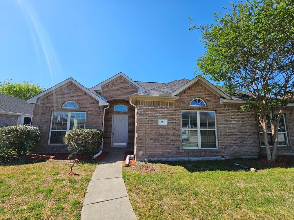 222 Silvercreek Dr, St Paul, TX 75098
