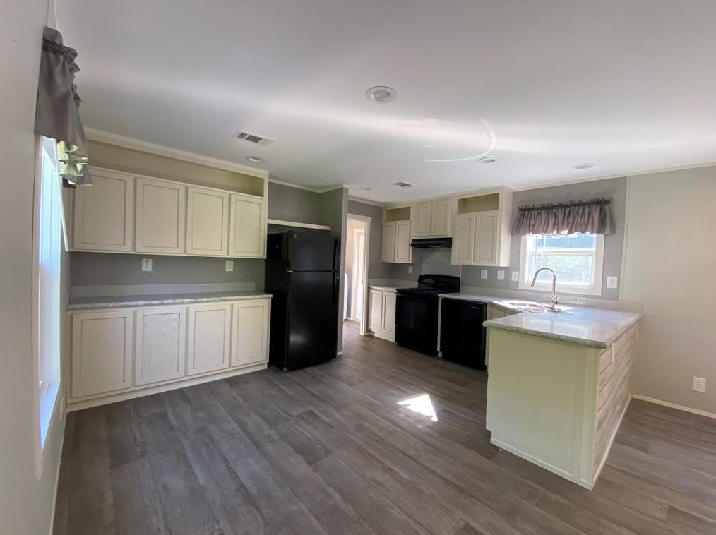 329 Capricorn Dr, Granbury, TX 76049