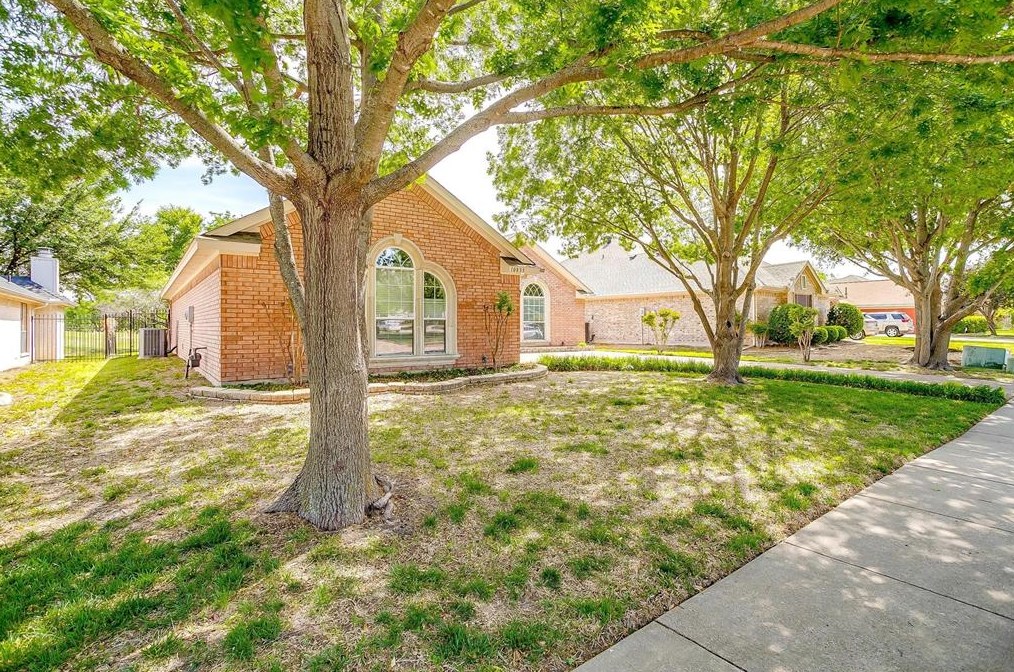 10833 Whitestone Ranch Rd, Fort Worth, TX 76126