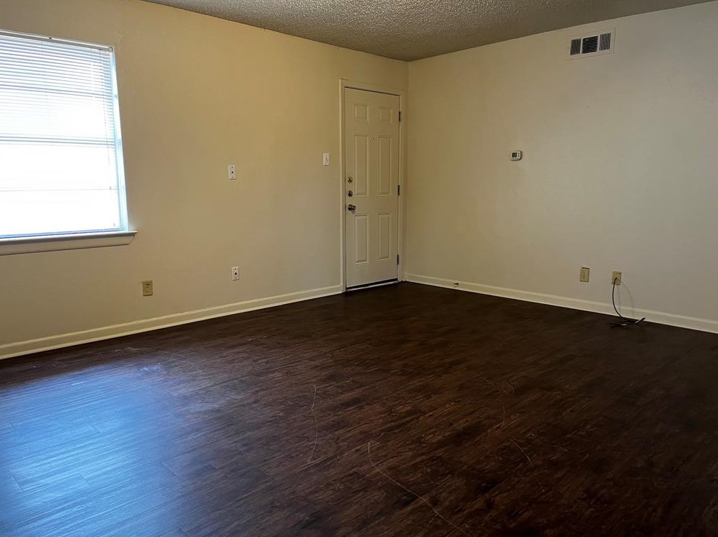 104 Campbell St, Desoto, TX 75115