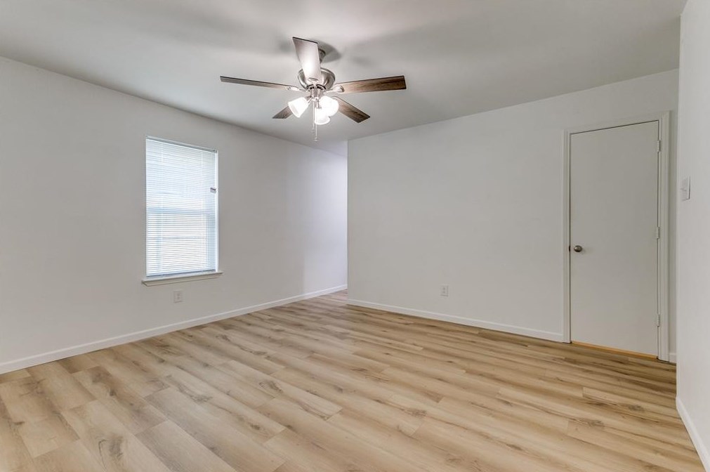 2511 Beverly Hills Ln, Mesquite TX  75150-1166 exterior