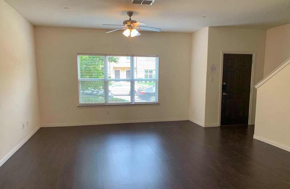 1328 Lakecrest Ln, Lewisville, TX 75057