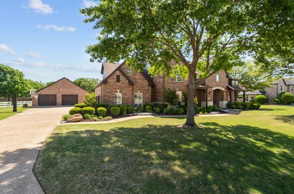 4400 Equestrian Way, Lewisville, TX 75028
