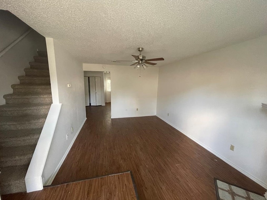 636 S Rogers Rd, Irving, TX 75061