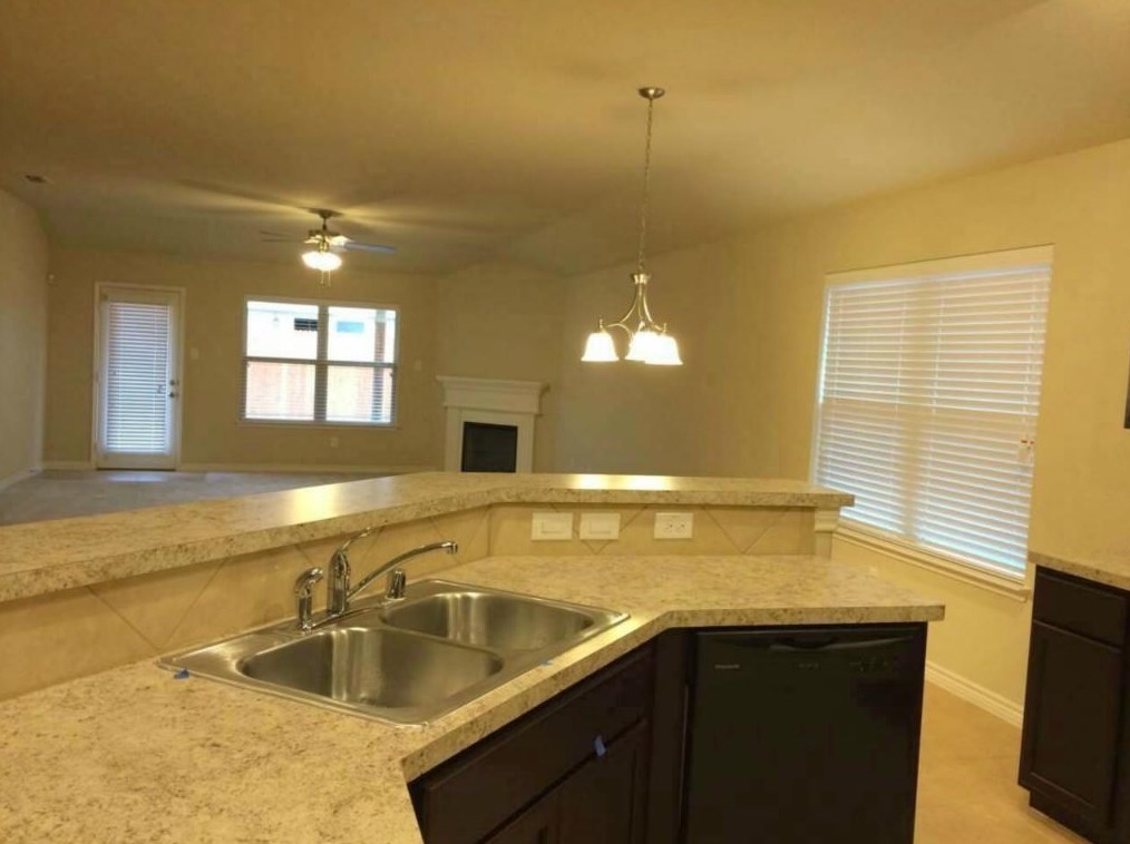 1909 Abby Creek Dr, Oak Point, TX 75068