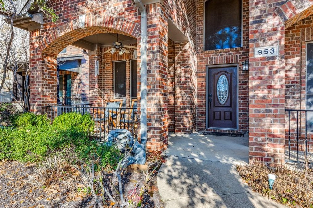 953 Tara Dr, Burleson, TX 76028