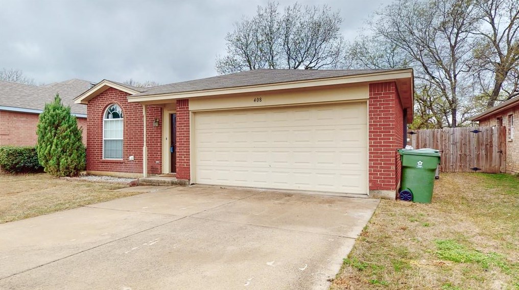 408 Hollyberry Dr, Midlothian, TX 76063
