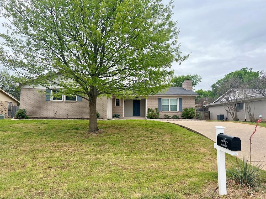 1617 Edge Hill Rd, Fort Worth, TX 76126