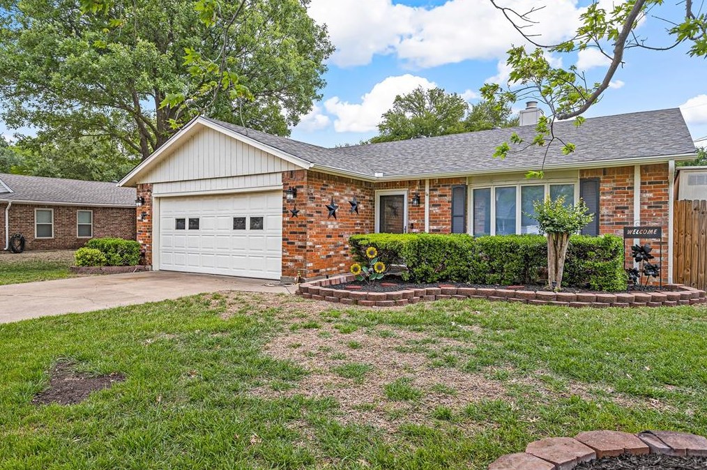 5108 Gentling Pl, Fort Worth, TX 76180