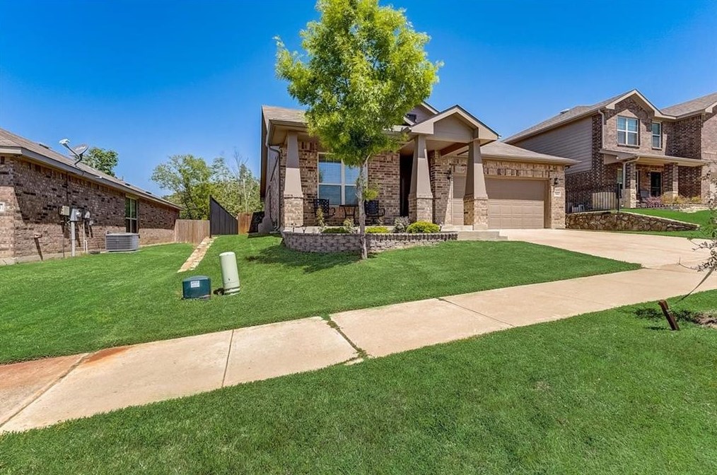 5005 Marina Dr, Denton, TX 76208