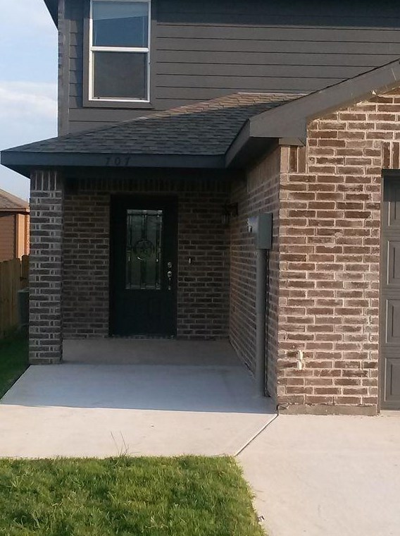 705 E College St, Princeton, TX 75407