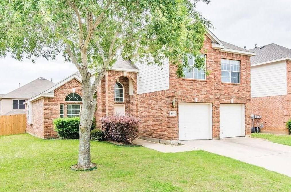 1607 Chateau Ln, Midlothian, TX 76063