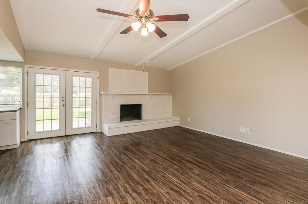 1316 Royal Oak Dr, Desoto, TX 75115