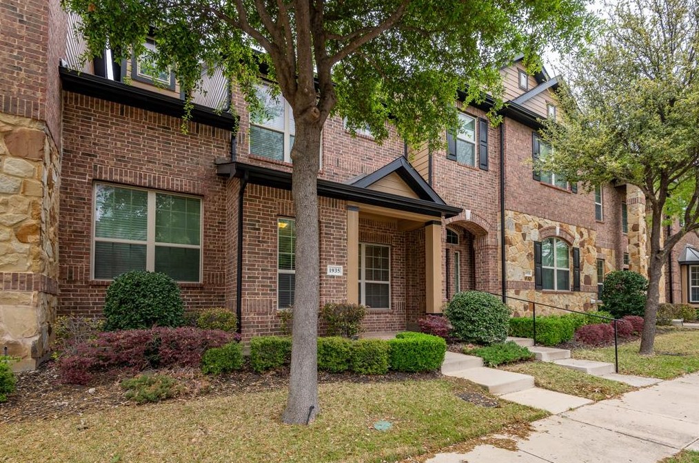 1935 Loma Linda Dr, Irving, TX 75063