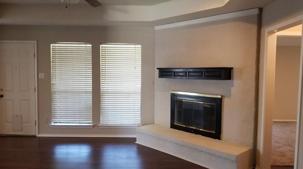 930 Meadowlark Dr, Midlothian, TX 76063