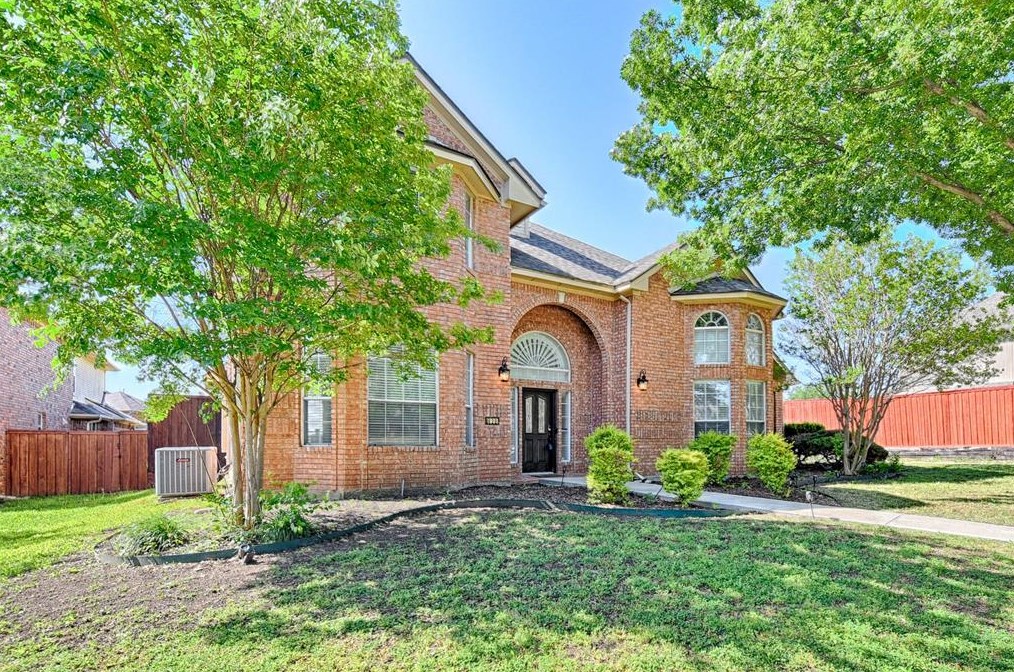 1008 E Seminole Trl, Carrollton, TX 75007
