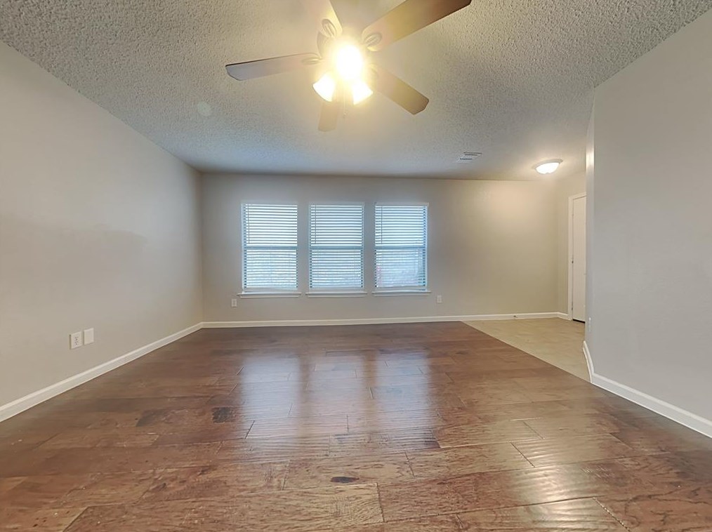 716 King St, Cedar Hill, TX 75104