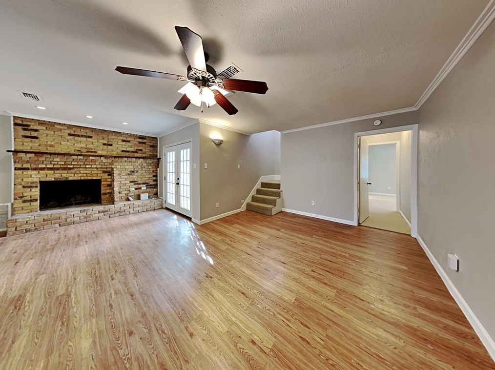 1818 Esquire Pl, Grand Prairie TX  75050-6314 exterior