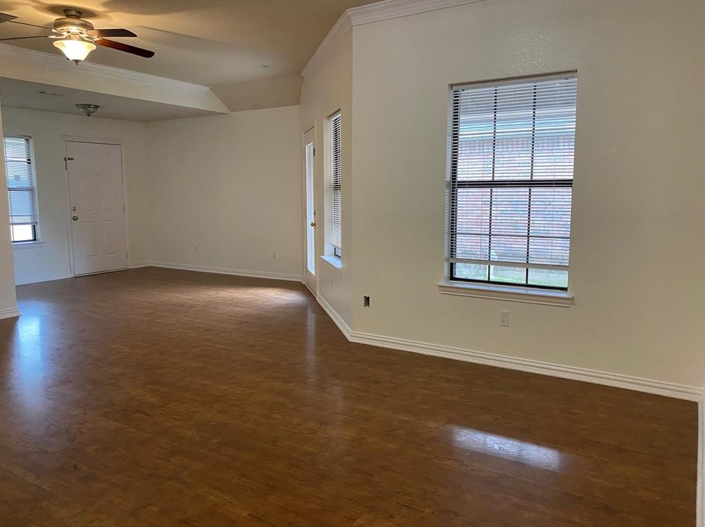 3005 Huntington Ct, Waxahachie, TX 75165
