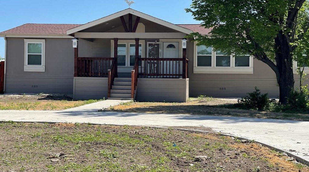 9924 Piper Ln, Alvarado, TX 76009
