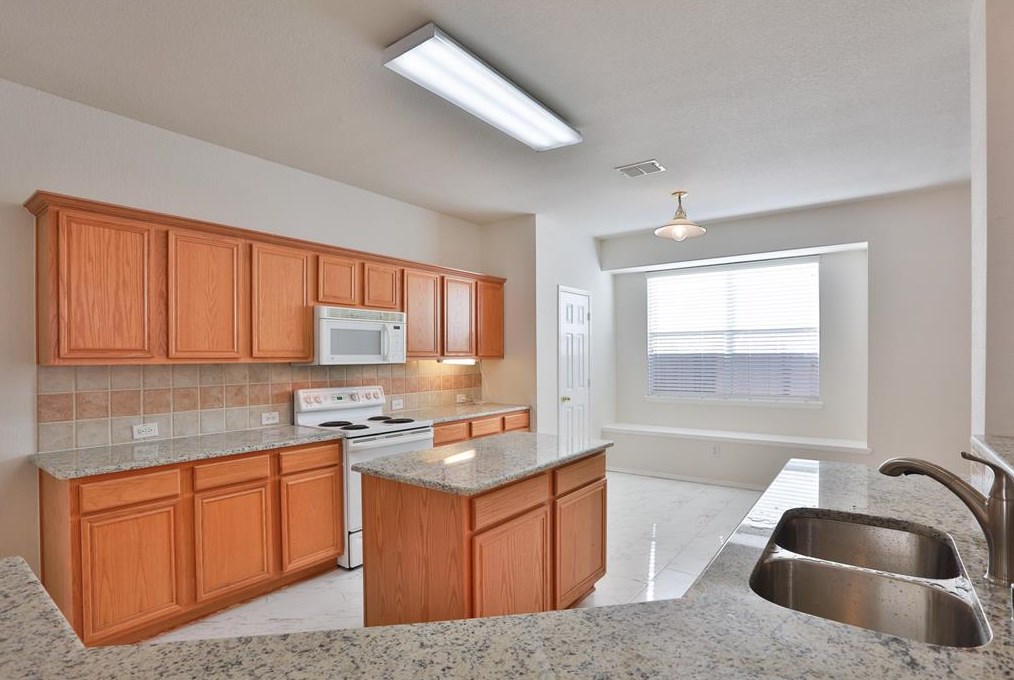 6224 Dark Forest Dr, Mckinney TX  75070-9496 exterior
