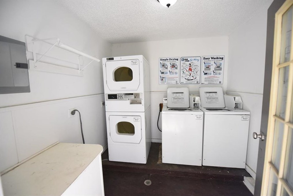 2833 Kings Rd, Dallas TX  75219-1250 exterior