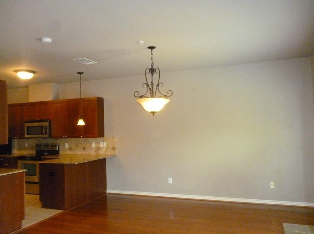 329 Metropolitan Dr, Plano, TX 75023