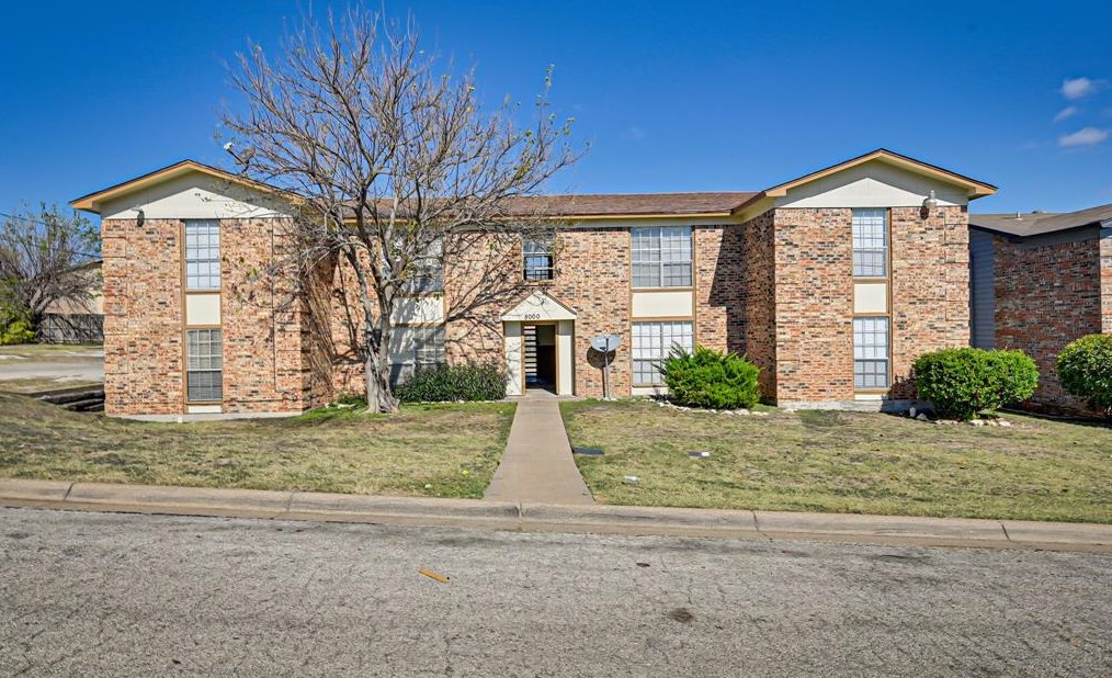 8002 Cambridge Cir #a, Fort Worth, TX 76108