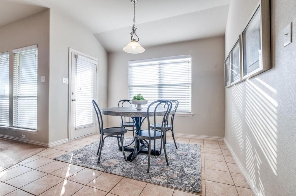 820 Bird Creek Dr, Oak Point, TX 75068