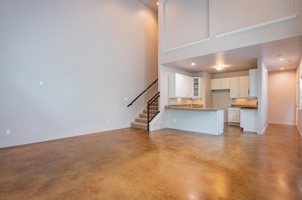 2530 Wedglea Dr, Dallas TX  75211-2036 exterior