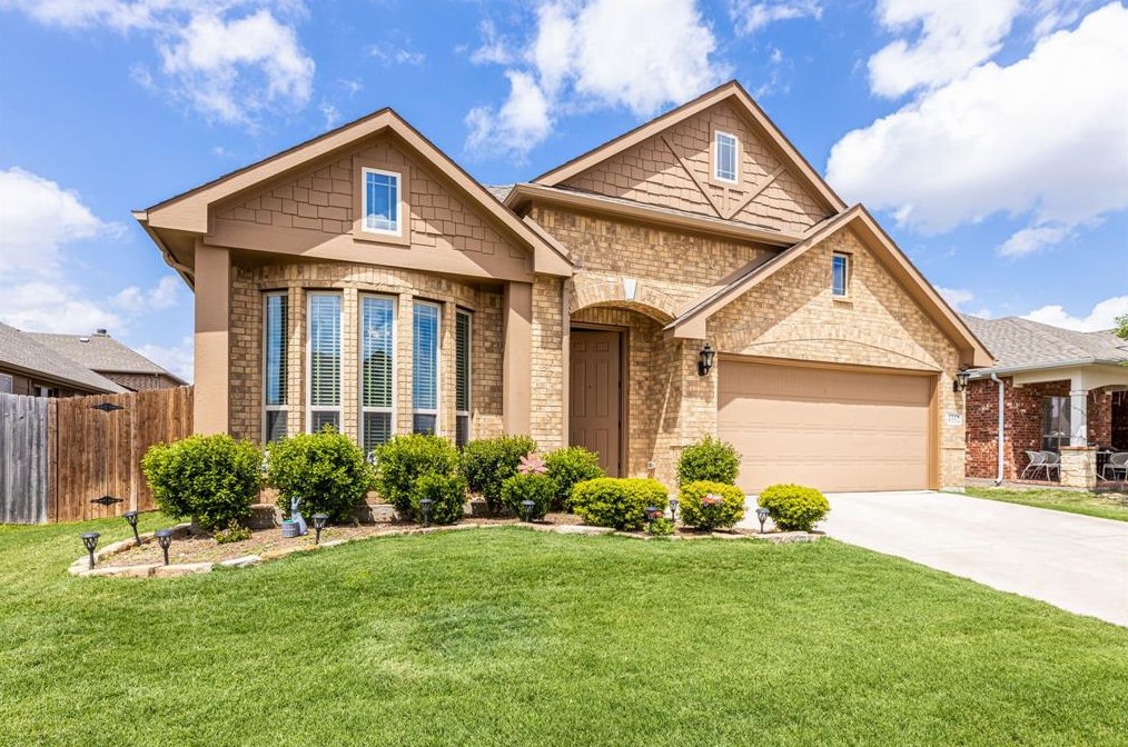 4352 Sweet Clover Ln, Crowley, TX 76036
