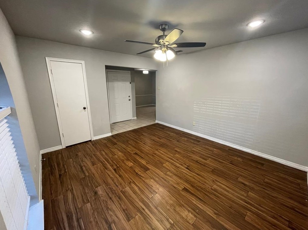 932 Lindy Ct, Irving, TX 75060