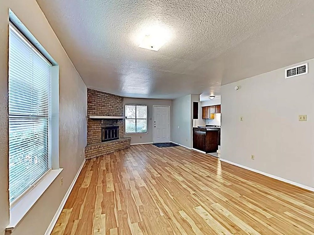 919 W Rochelle Rd, Irving, TX 75062