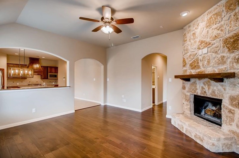1513 Martin Creek Dr, Oak Point, TX 75068