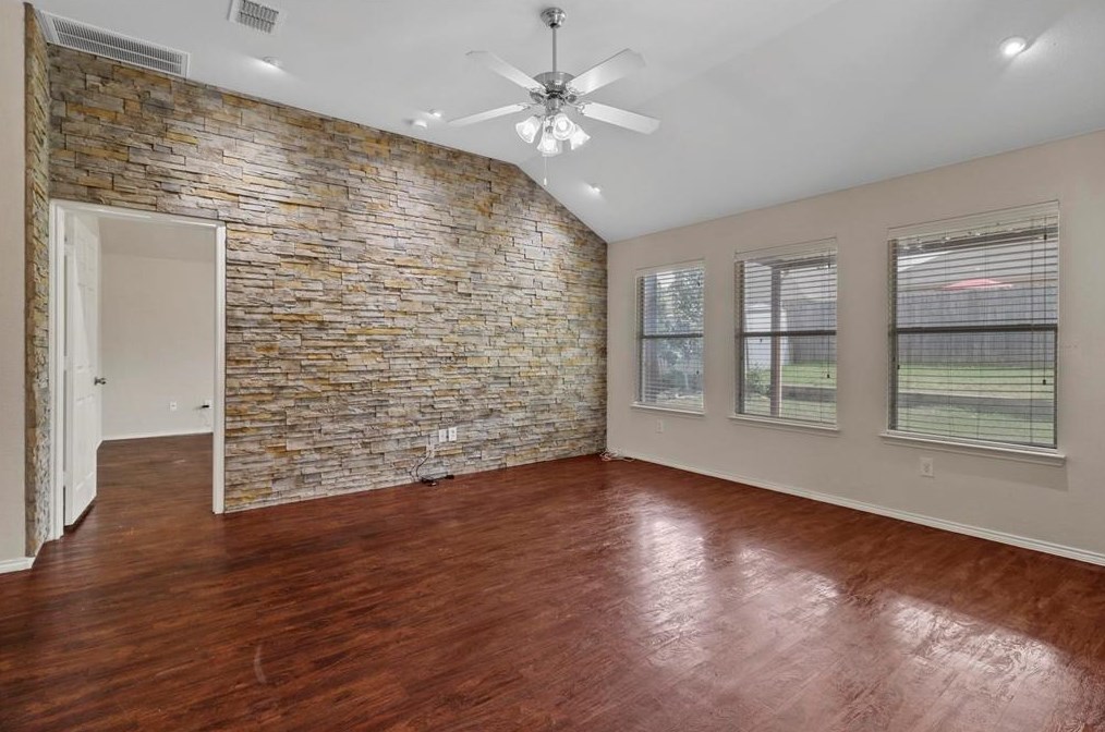 528 Anchor Way, Crowley, TX 76036