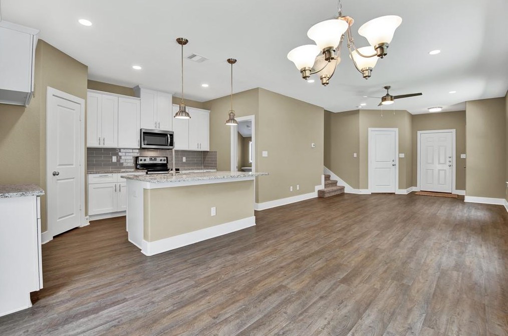 300 Woodgrove Dr #b, Oak Point, TX 75068