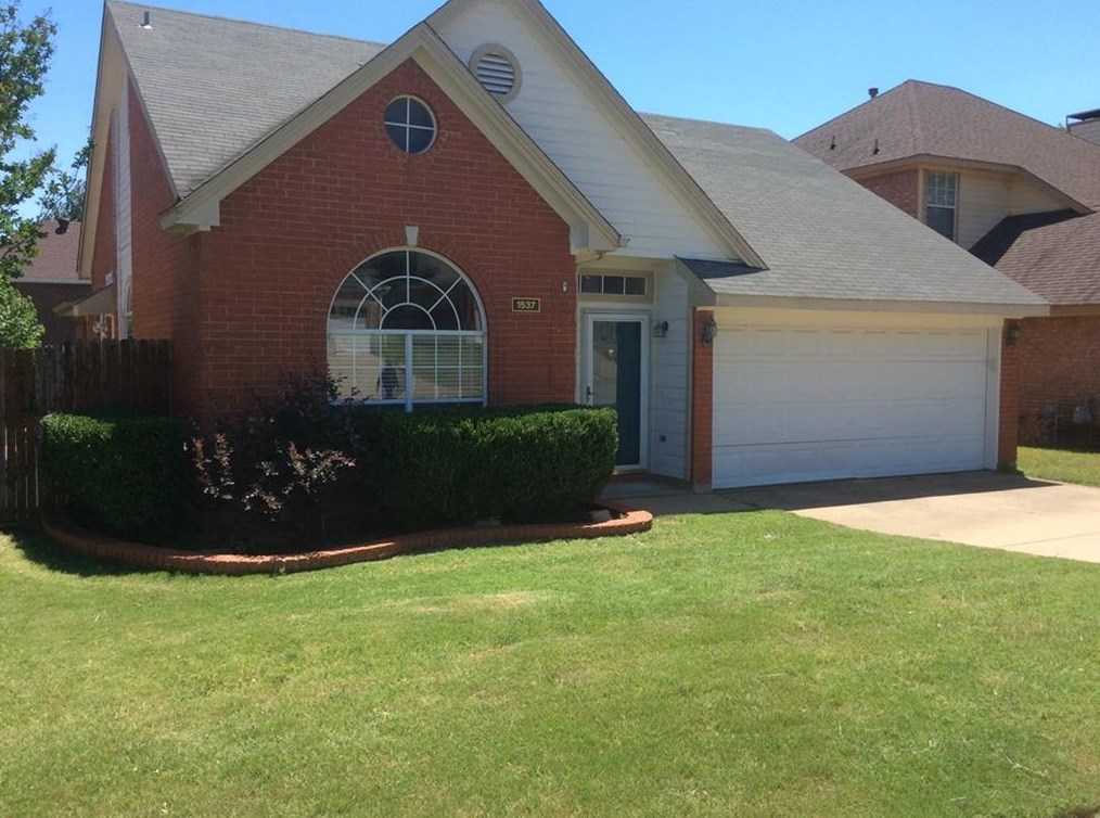1537 Winslow Ln, Grapevine, TX 76051